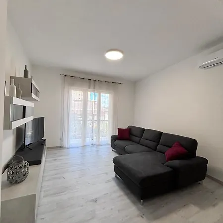 Lägenhet Grey House *